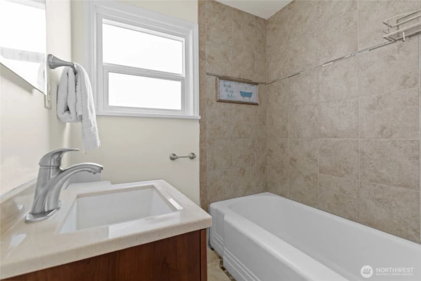 Property photo for 9226 21st Avenue Sw, Seattle photo 13