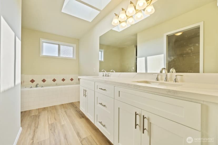 Property photo for 907 233rd Place Sw, Bothell photo 11