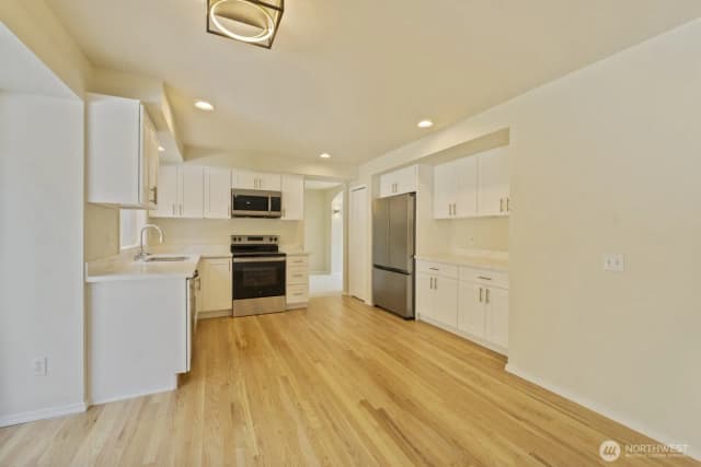 Property photo for 907 233rd Place Sw, Bothell photo 4