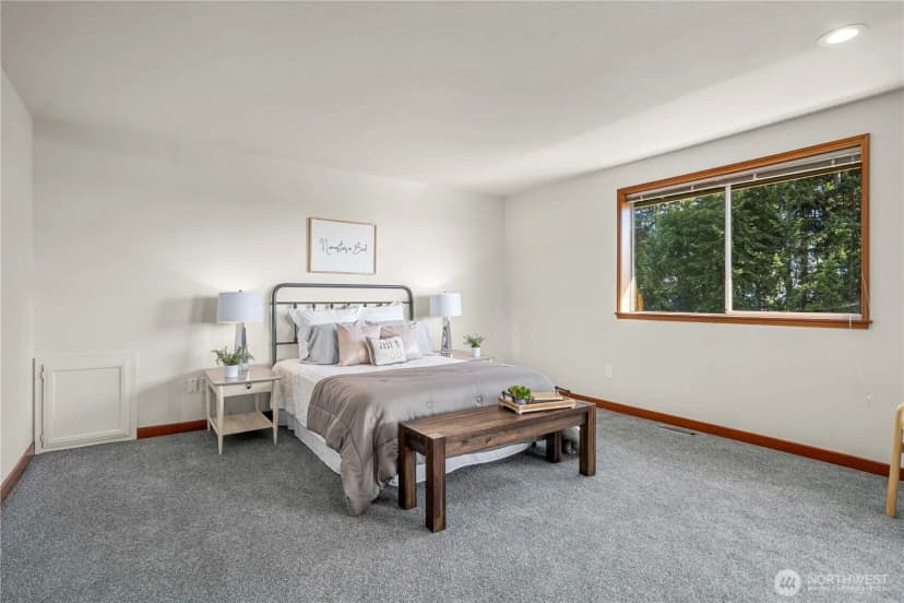 Property photo for 5208 Ridge Drive Ne, Tacoma photo 19