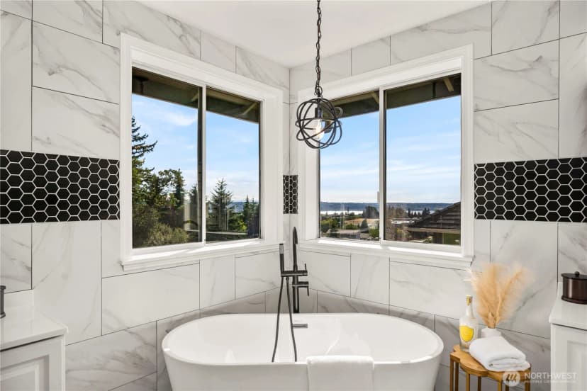Property photo for 5208 Ridge Drive Ne, Tacoma photo 24
