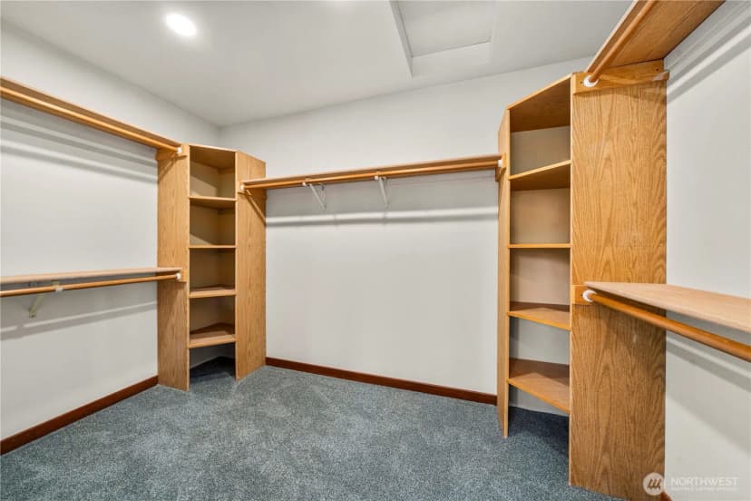 Property photo for 5208 Ridge Drive Ne, Tacoma photo 21