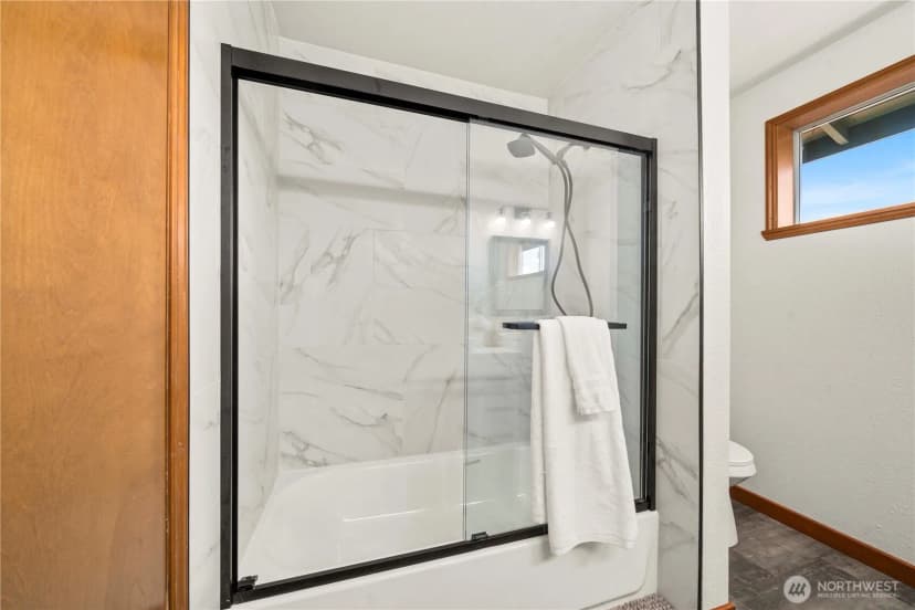 Property photo for 5208 Ridge Drive Ne, Tacoma photo 28