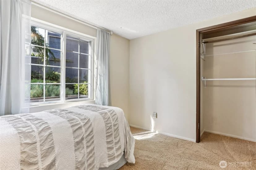 Property photo for 16004 74th Avenue Ne, Kenmore photo 21