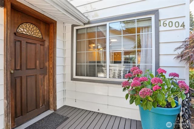 Property photo for 16004 74th Avenue Ne, Kenmore photo 4