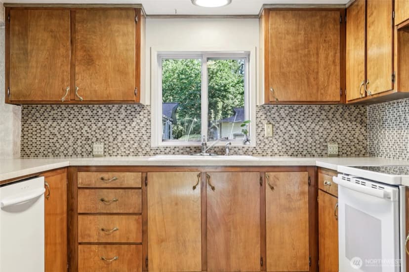 Property photo for 16004 74th Avenue Ne, Kenmore photo 13
