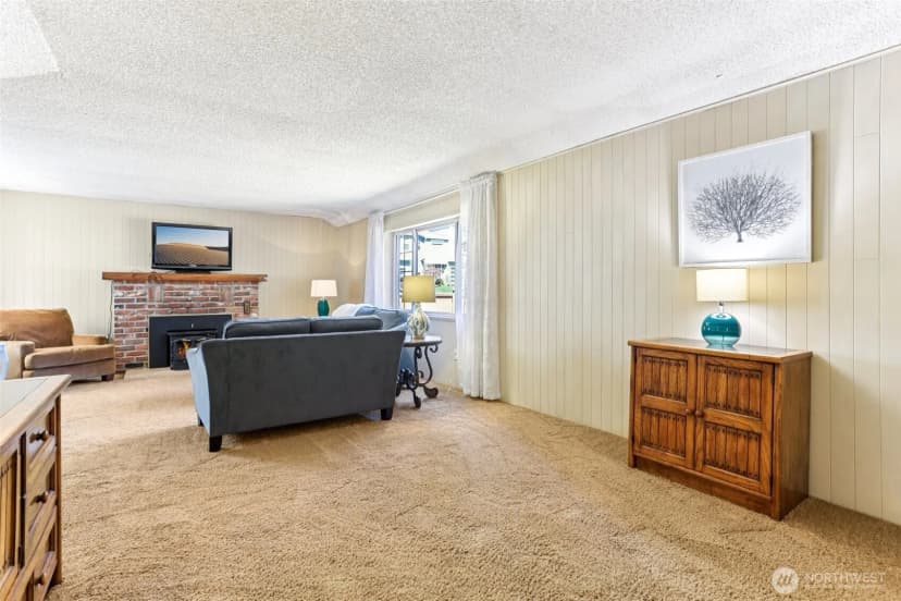 Property photo for 16004 74th Avenue Ne, Kenmore photo 7