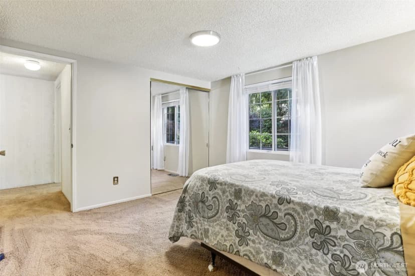 Property photo for 16004 74th Avenue Ne, Kenmore photo 24