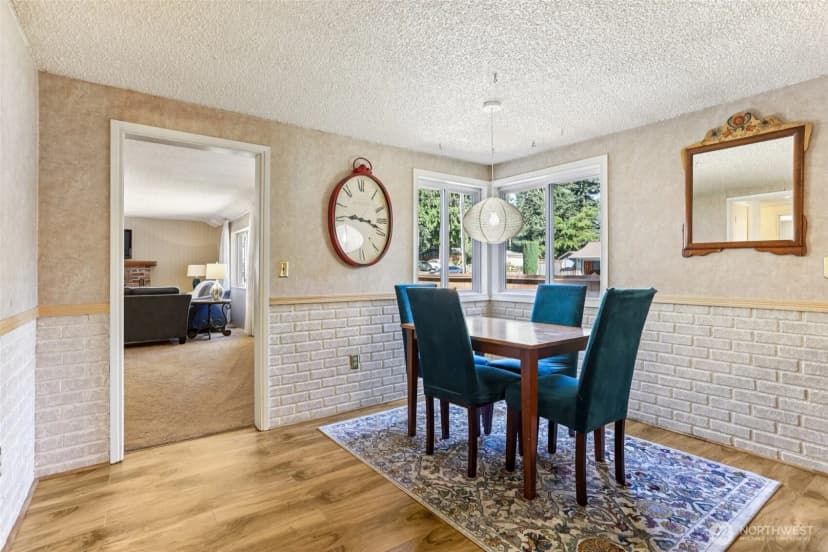 Property photo for 16004 74th Avenue Ne, Kenmore photo 10