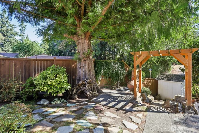 Property photo for 16004 74th Avenue Ne, Kenmore photo 30