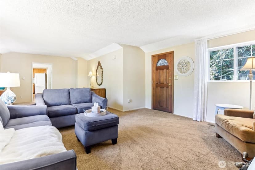 Property photo for 16004 74th Avenue Ne, Kenmore photo 5