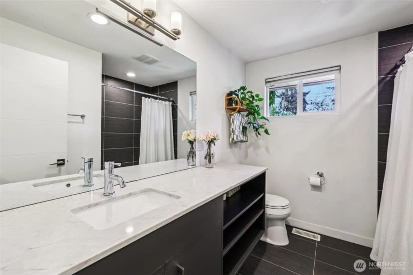 Property photo for 8100 8th Avenue Sw, Seattle photo 21