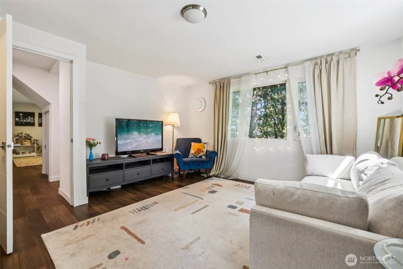 Property photo for 8100 8th Avenue Sw, Seattle photo 18