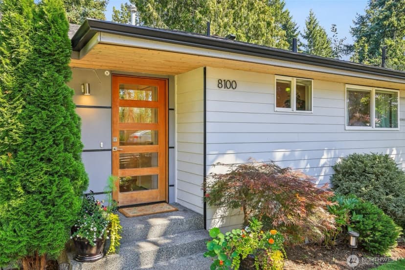 Property photo for 8100 8th Avenue Sw, Seattle photo 2