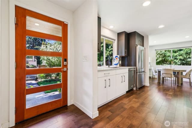 Property photo for 8100 8th Avenue Sw, Seattle photo 3