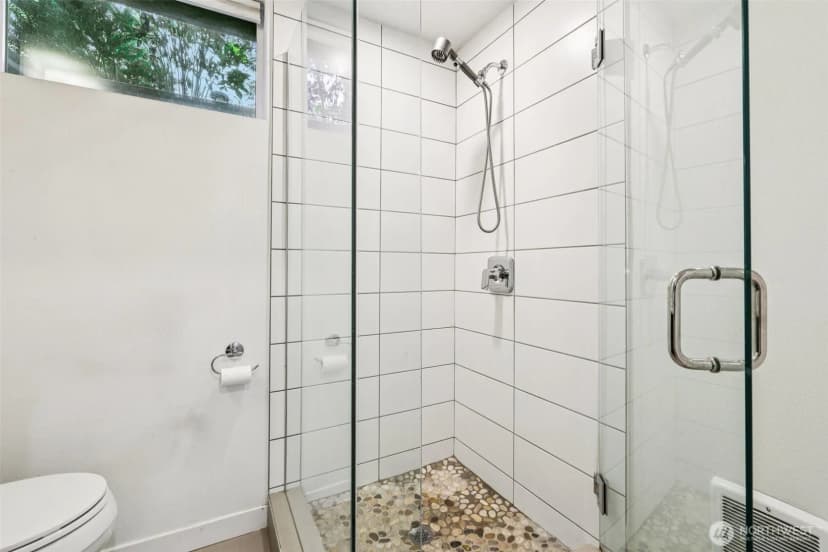 Property photo for 8100 8th Avenue Sw, Seattle photo 20