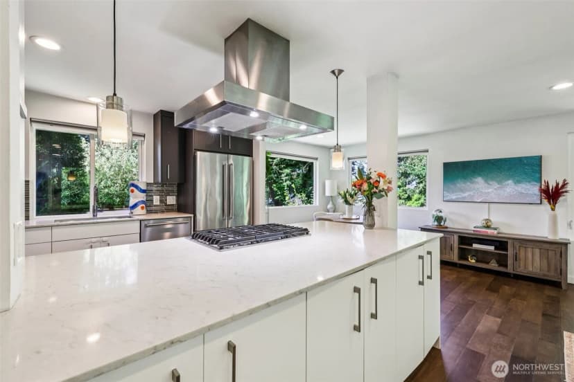 Property photo for 8100 8th Avenue Sw, Seattle photo 8