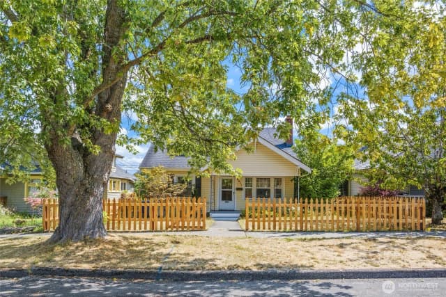 Property photo for 4511 S J Street, Tacoma photo 2