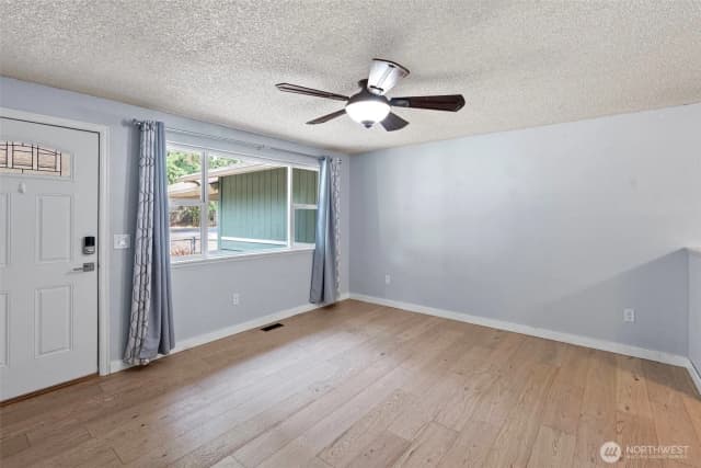 Property photo for 3888 Brook Lane Nw, Bremerton photo 4