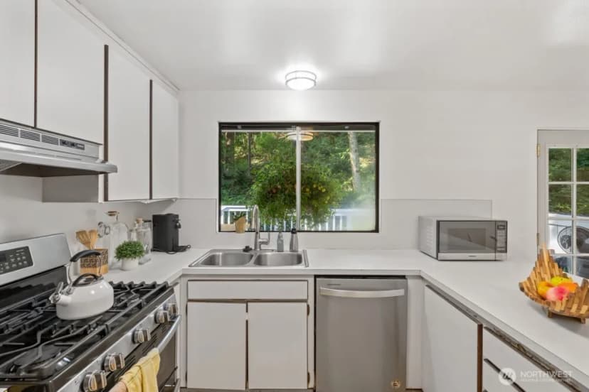 Property photo for 15718 173rd Avenue Ne, Woodinville photo 14