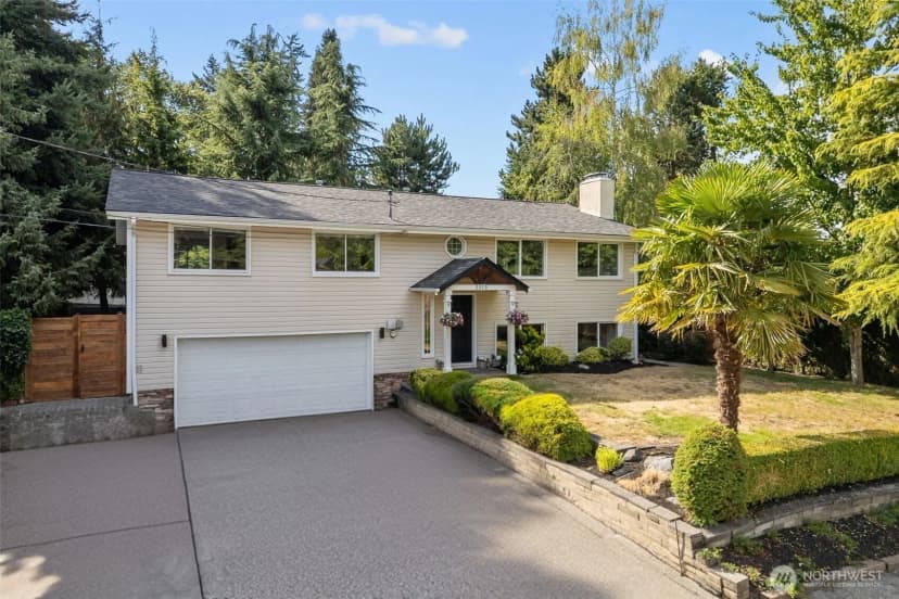 Property photo for 2513 Vashon Court Ne, Renton