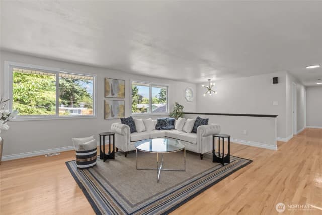 Property photo for 2513 Vashon Court Ne, Renton photo 3