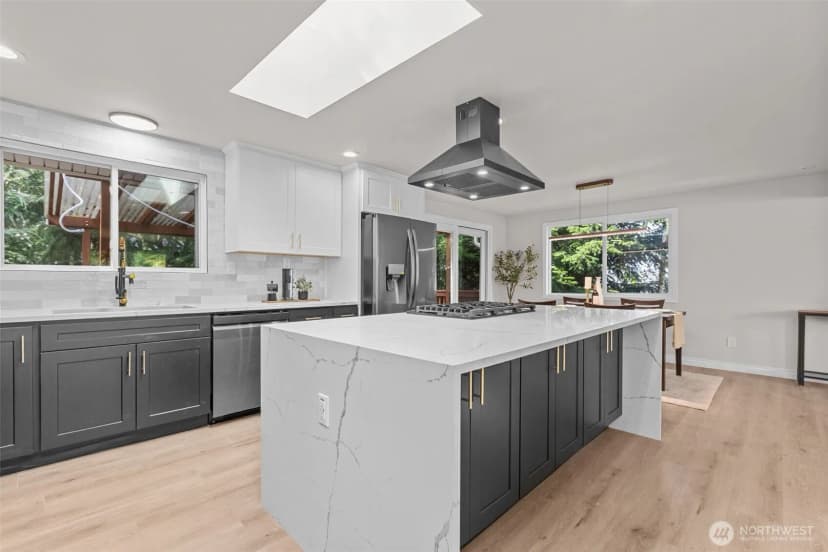 Property photo for 2513 Vashon Court Ne, Renton photo 9