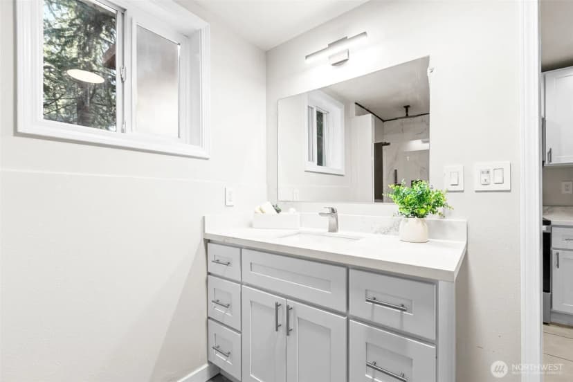 Property photo for 2513 Vashon Court Ne, Renton photo 29