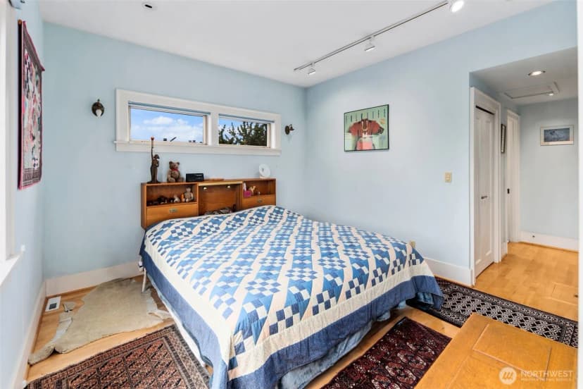 Property photo for 4321 Densmore Avenue N, Seattle photo 22