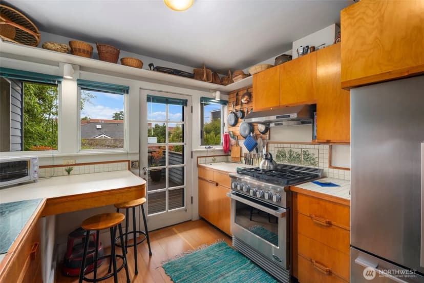 Property photo for 4321 Densmore Avenue N, Seattle photo 13