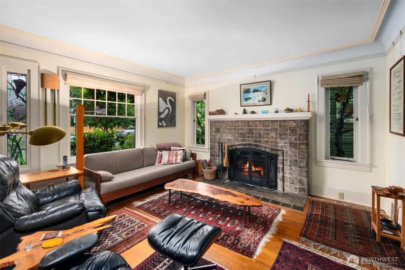 Property photo for 4321 Densmore Avenue N, Seattle photo 5