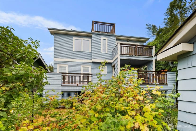 Property photo for 4321 Densmore Avenue N, Seattle photo 36