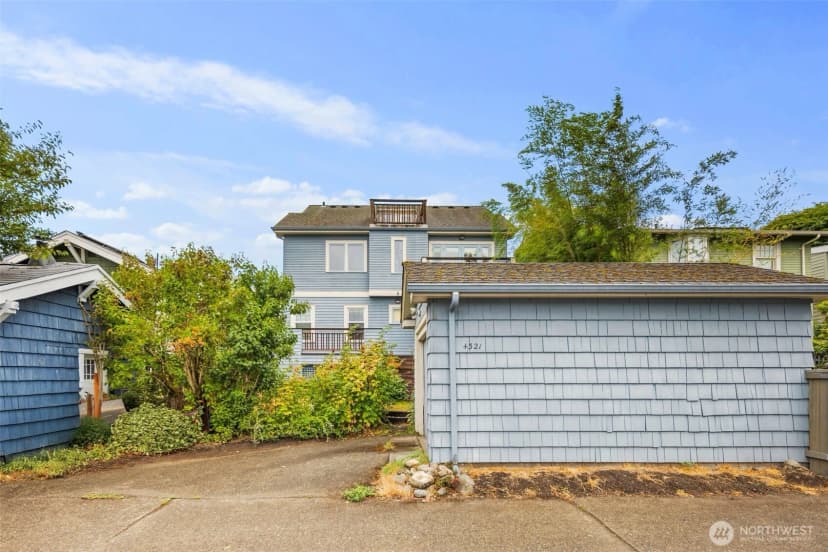 Property photo for 4321 Densmore Avenue N, Seattle photo 35