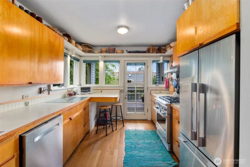 Property photo for 4321 Densmore Avenue N, Seattle photo 12
