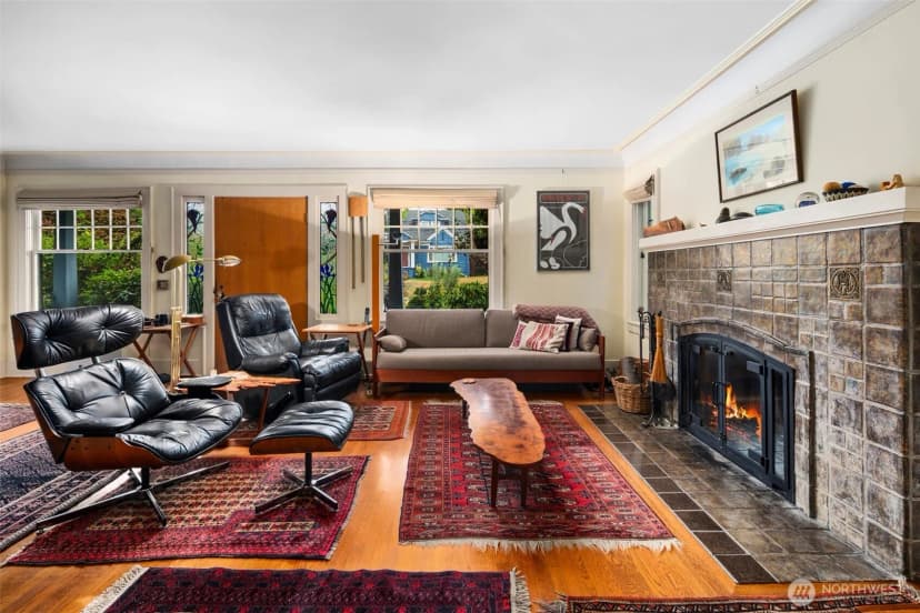 Property photo for 4321 Densmore Avenue N, Seattle photo 6