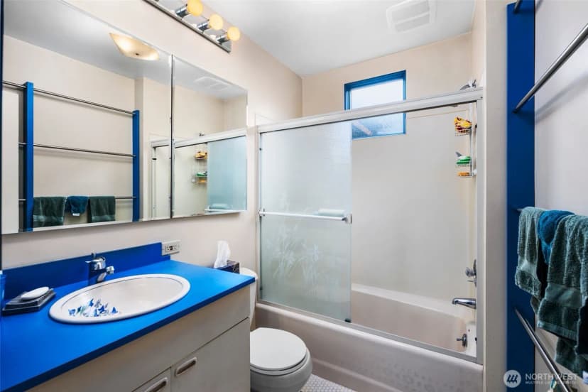 Property photo for 4321 Densmore Avenue N, Seattle photo 18