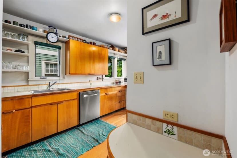 Property photo for 4321 Densmore Avenue N, Seattle photo 10