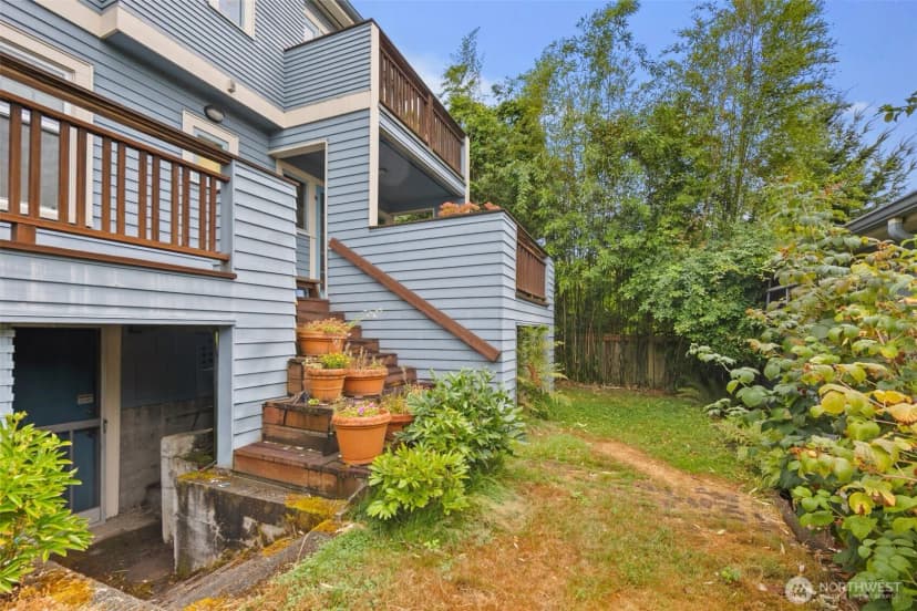 Property photo for 4321 Densmore Avenue N, Seattle photo 33