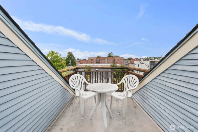 Property photo for 4321 Densmore Avenue N, Seattle photo 30