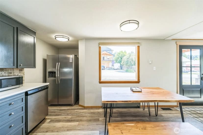Property photo for 420 3rd Street, Ronald photo 20
