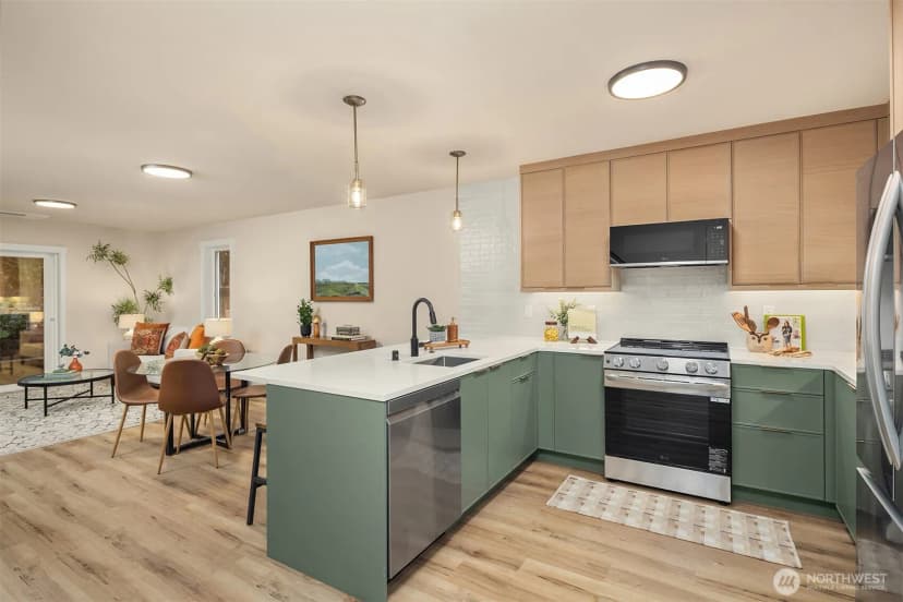 Property photo for 11524 38th Avenue Ne #a, Seattle photo 3