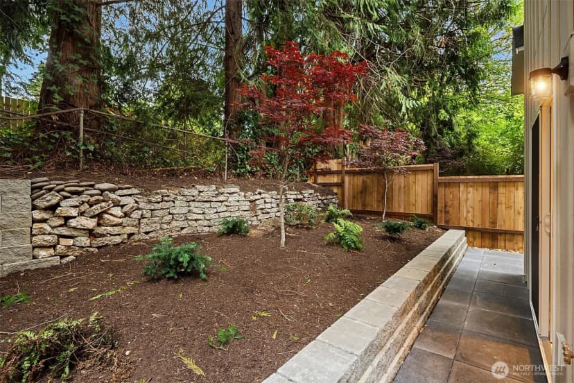 Property photo for 11524 38th Avenue Ne #a, Seattle photo 10