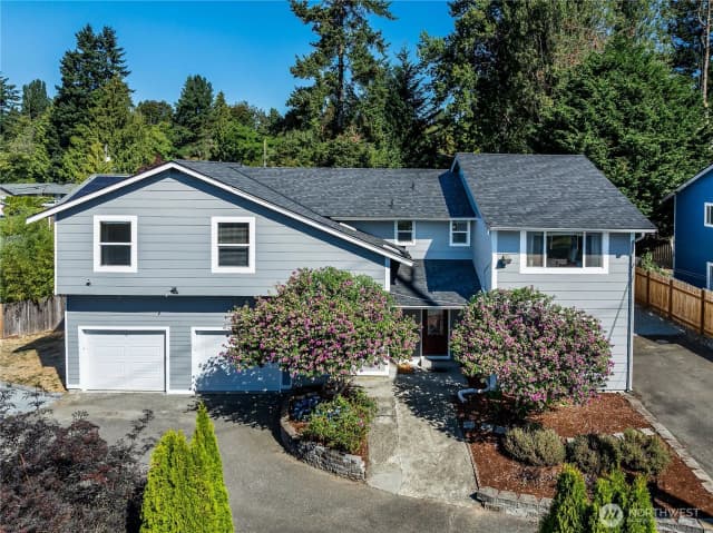 Property photo for 20005 25th Avenue Ne, Shoreline