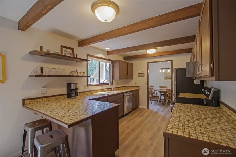 Property photo for 70 Lake Cabins Road, Ronald photo 12