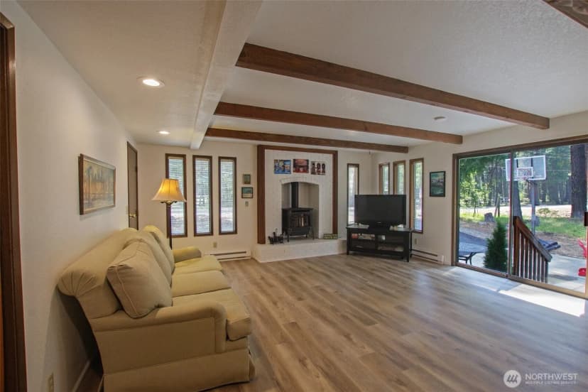 Property photo for 70 Lake Cabins Road, Ronald photo 9