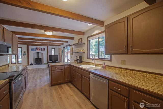 Property photo for 70 Lake Cabins Road, Ronald photo 5