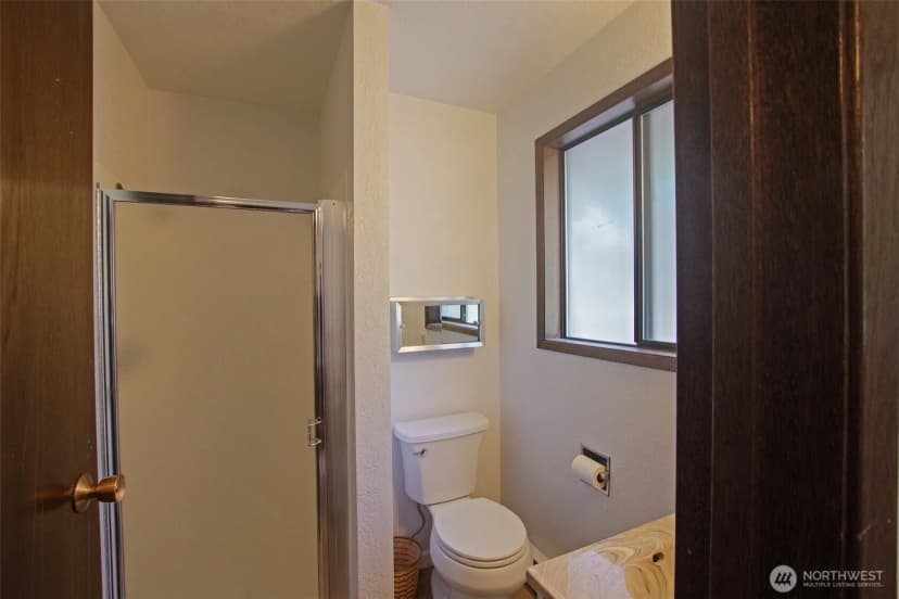 Property photo for 70 Lake Cabins Road, Ronald photo 17