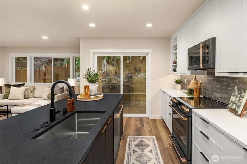 Property photo for 11524 38th Avenue Ne, Seattle photo 14