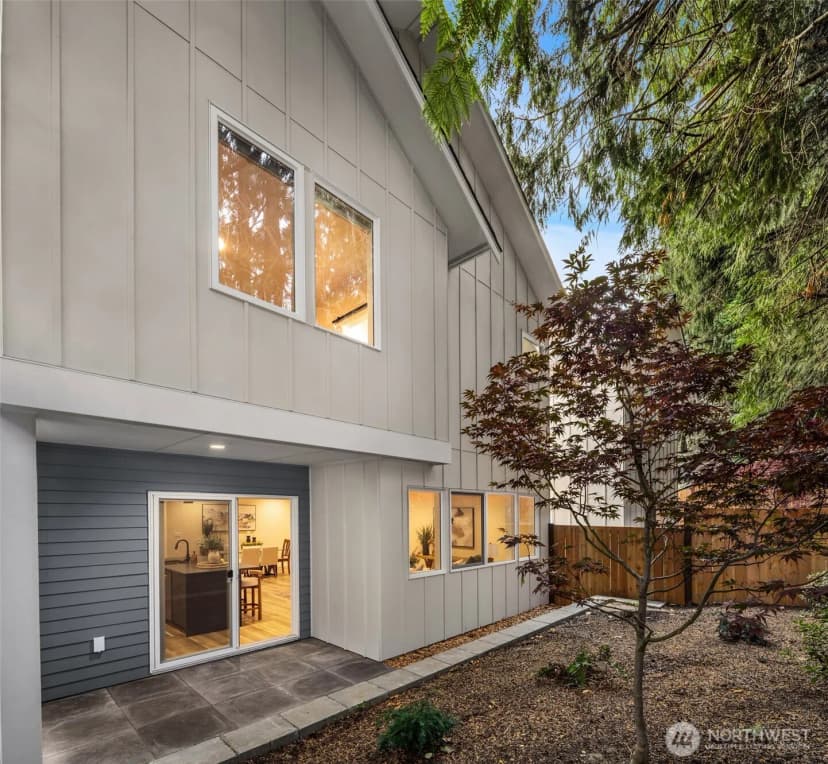 Property photo for 11524 38th Avenue Ne, Seattle photo 17