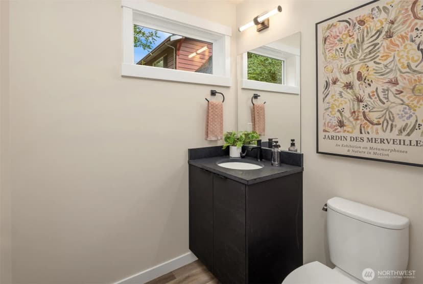 Property photo for 11524 38th Avenue Ne, Seattle photo 18